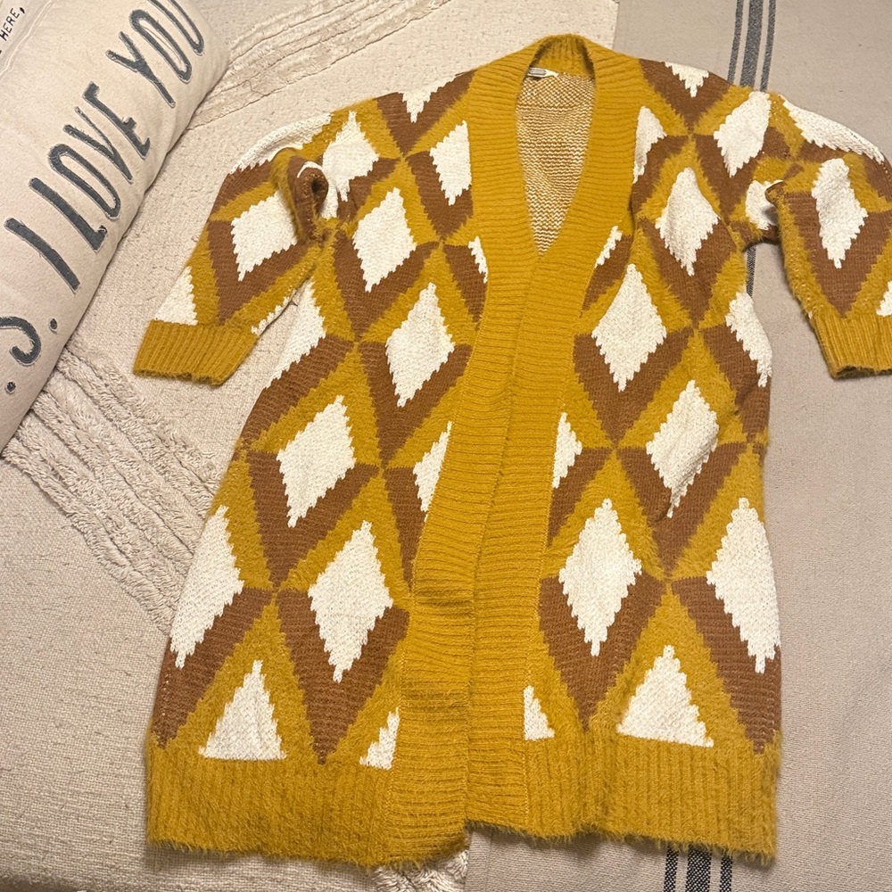 Gimmicks by BKE Mustard and Cream Knit Sweater Sz L